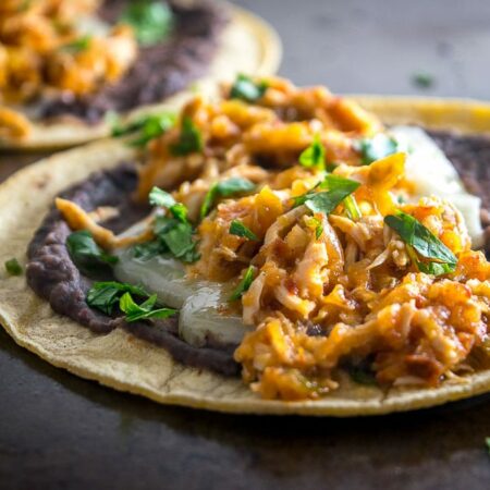 Chalupa de Tinga de Pollo